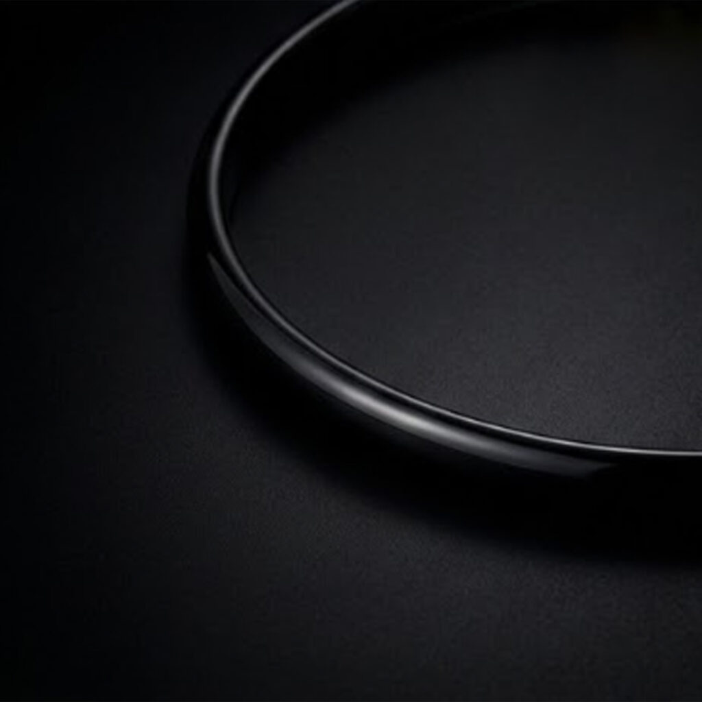 eclat-noir-onyx-choker-close-up
